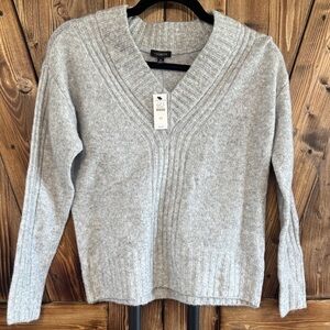 Talbots Light Heather Gray V-Neck Ribbed Sweater